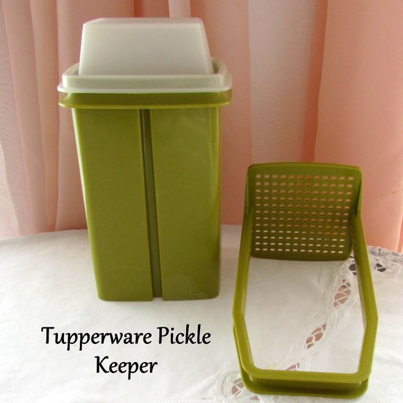 TUPPERWARE PICKLE KEEPER, PULL-UP STRAINER, EASY ACCESS, EUC GREEN VINTAGE, EUC - Picture 1 of 5